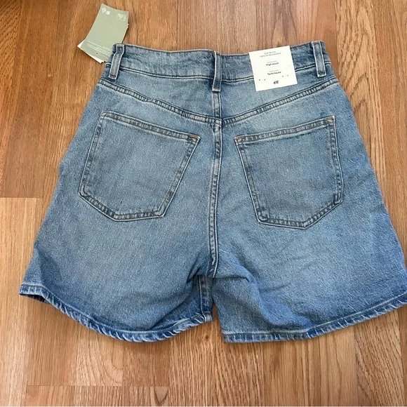 H&M Light Blue Denim Jeans - Picture 2 of 3